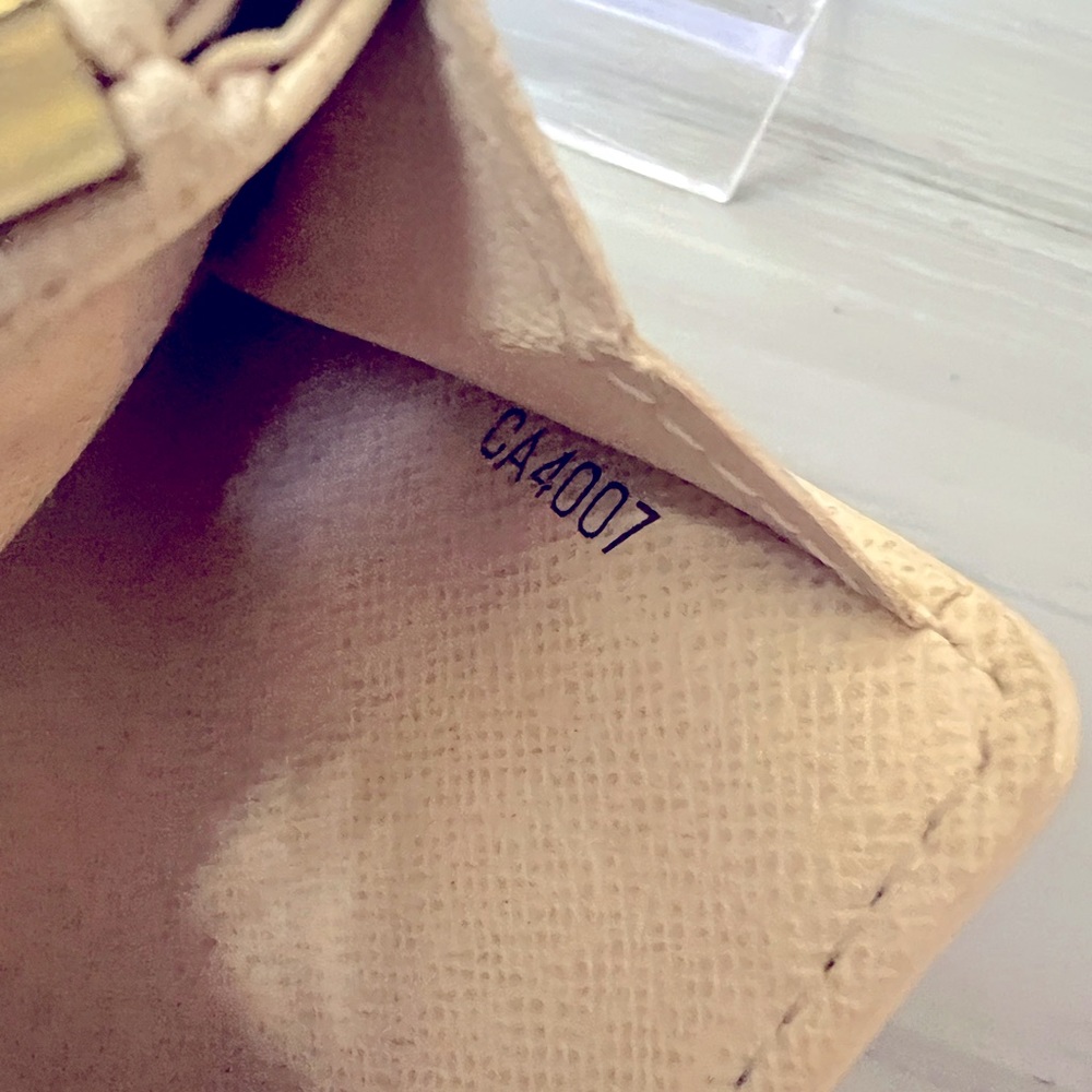 Louis Vuitton Damier Azur Wallet AUTHENTIC - Picture 8 of 9